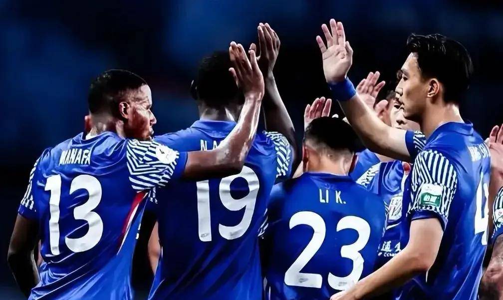 包含上海申花训练开放日，关键时刻内部沟通引欢呼，德甲在即，心理建设被强调的词条-九游网页版