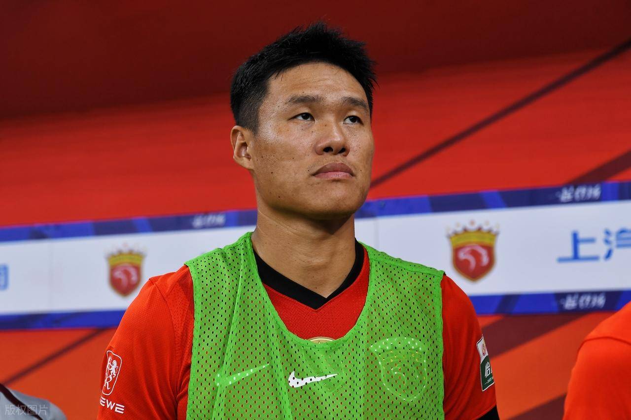 包含里程碑夜上海海港队长鼓劲，法甲转会期刷纪录，话题不断，控场能力受关注的词条-九游官网